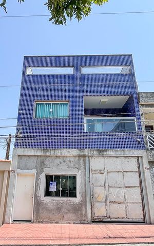 Casa para alugar com 458m², 2 quartos e 2 vagasFachada + plaquinha