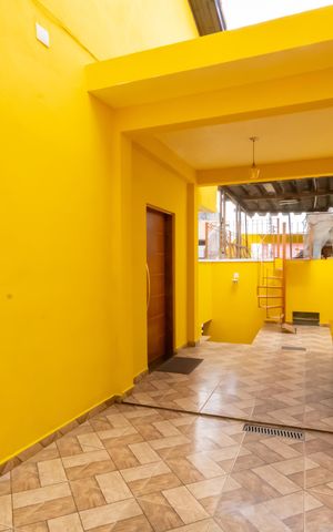 Casa à venda com 172m², 3 quartos e 3 vagas Casa à venda com 172m², 3 quartos e 3 vagasTerraço