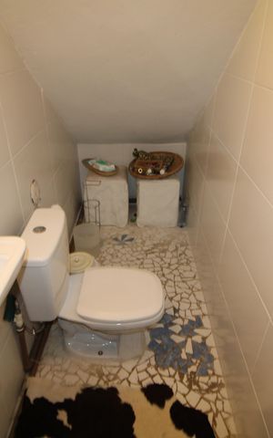 Casa para alugar com 170m², 6 quartos e 2 vagasLavabo
