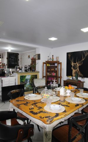 Casa para alugar com 170m², 6 quartos e 2 vagasSala