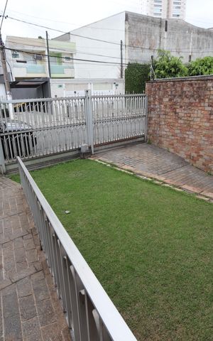 Casa à venda com 338m², 3 quartos e 8 vagasJardim