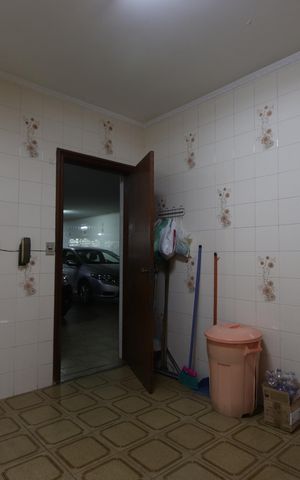 Casa à venda com 338m², 3 quartos e 8 vagasLavanderia