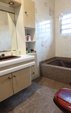 Casa à venda com 338m², 3 quartos e 8 vagasBanheiro da Suíte Master