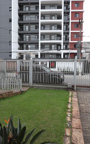 Casa à venda com 338m², 3 quartos e 8 vagasJardim