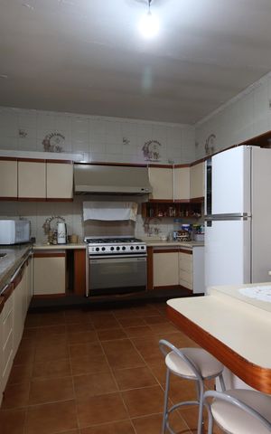 Casa à venda com 338m², 3 quartos e 8 vagasCozinha