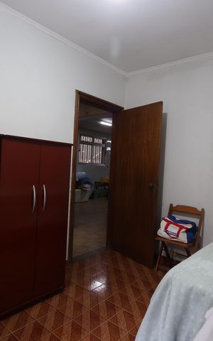 Casa à venda com 338m², 3 quartos e 8 vagasQuarto de Serviço