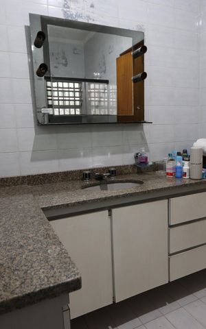 Casa à venda com 338m², 3 quartos e 8 vagasBanheiro da Suíte 3