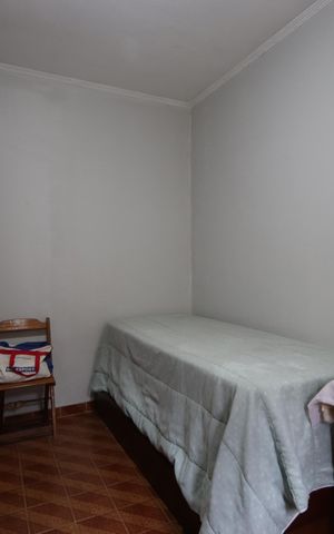 Casa à venda com 338m², 3 quartos e 8 vagasQuarto de Serviço