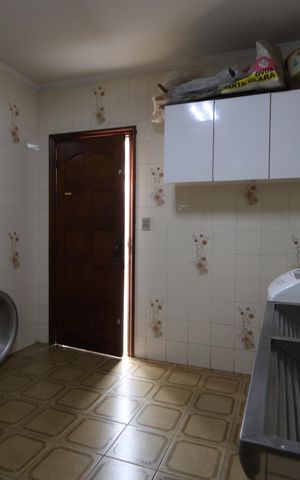 Casa à venda com 338m², 3 quartos e 8 vagasLavanderia