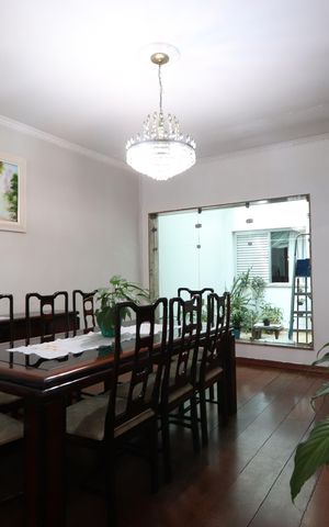 Casa à venda com 338m², 3 quartos e 8 vagasSala de Jantar