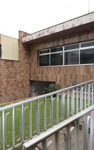 Casa à venda com 338m², 3 quartos e 8 vagasJardim