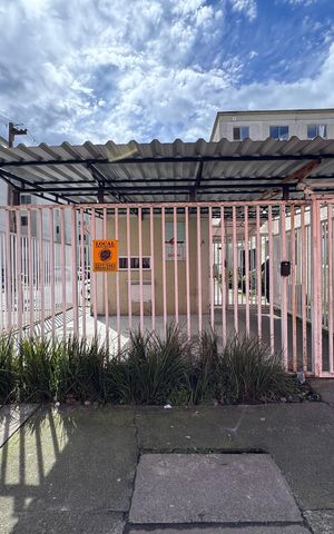 Apartamento à venda com 43m², 2 quartos e 1 vaga Apartamento à venda com 43m², 2 quartos e 1 vagaFachada