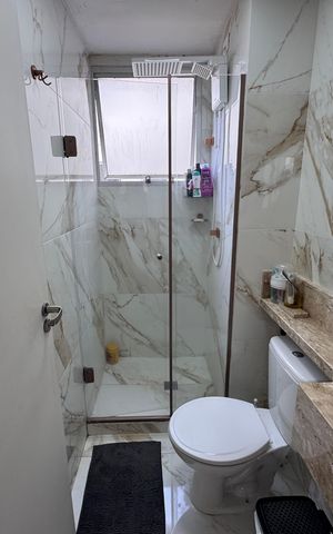 Apartamento à venda com 43m², 2 quartos e 1 vaga Apartamento à venda com 43m², 2 quartos e 1 vagaBanheiro Social