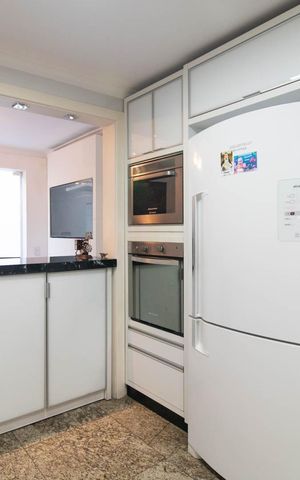 Casa à venda com 400m², 2 quartos e 2 vagasCozinha