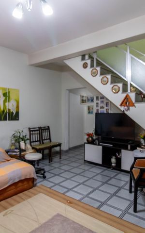 Casa à venda com 292m², 3 quartos e 2 vagas Casa à venda com 292m², 3 quartos e 2 vagasSala