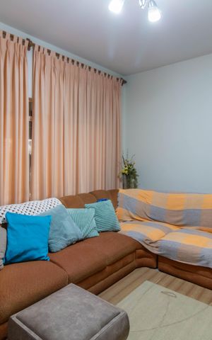Casa à venda com 292m², 3 quartos e 2 vagas Casa à venda com 292m², 3 quartos e 2 vagasSala