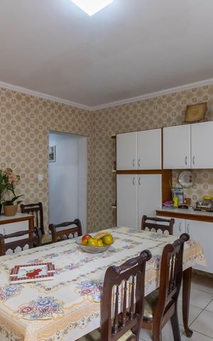 Casa à venda com 292m², 3 quartos e 2 vagas Casa à venda com 292m², 3 quartos e 2 vagasCozinha