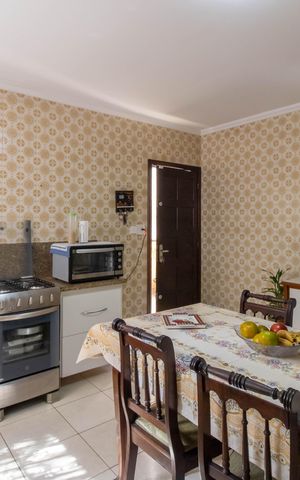 Casa à venda com 292m², 3 quartos e 2 vagas Casa à venda com 292m², 3 quartos e 2 vagasCozinha
