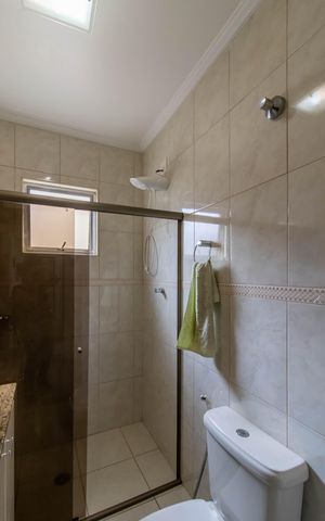 Casa à venda com 292m², 3 quartos e 2 vagas Casa à venda com 292m², 3 quartos e 2 vagasBanheiro