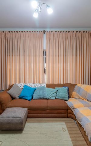 Casa à venda com 292m², 3 quartos e 2 vagas Casa à venda com 292m², 3 quartos e 2 vagasSala