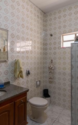Casa à venda com 292m², 3 quartos e 2 vagas Casa à venda com 292m², 3 quartos e 2 vagasBanheiro 2