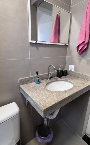 Apartamento à venda com 45m², 2 quartos e 1 vaga Apartamento à venda com 45m², 2 quartos e 1 vagaBanheiro