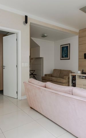 Casa à venda com 224m², 3 quartos e 2 vagas Casa à venda com 224m², 3 quartos e 2 vagasSala