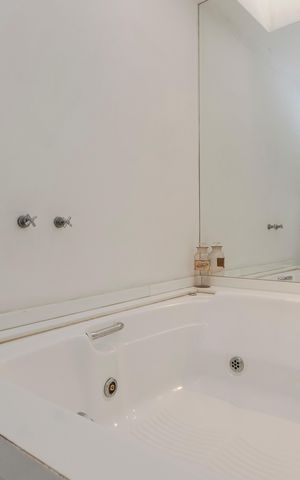 Casa à venda com 224m², 3 quartos e 2 vagas Casa à venda com 224m², 3 quartos e 2 vagasBanheiro da Suíte 1