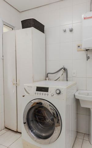 Casa à venda com 224m², 3 quartos e 2 vagas Casa à venda com 224m², 3 quartos e 2 vagasÁrea de Serviço