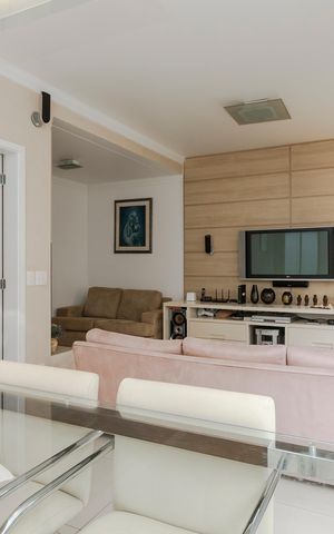 Casa à venda com 224m², 3 quartos e 2 vagas Casa à venda com 224m², 3 quartos e 2 vagasSala