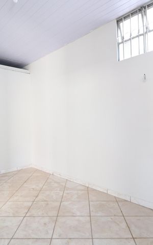 Casa para alugar com 76m², 2 quartos e sem vagaSala