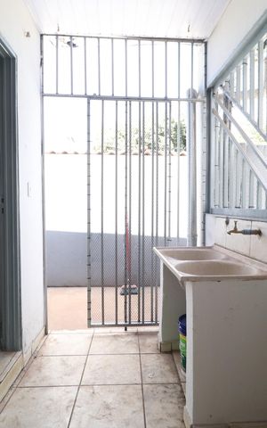 Casa para alugar com 76m², 2 quartos e sem vagaÁrea de Serviço