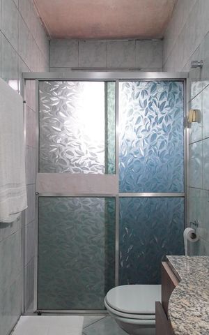 Casa à venda com 196m², 2 quartos e 2 vagasBanheiro