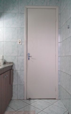 Casa à venda com 196m², 2 quartos e 2 vagasBanheiro da Suíte