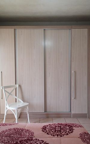 Casa à venda com 196m², 2 quartos e 2 vagasSuíte