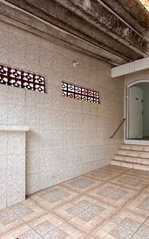 Casa à venda com 114m², 2 quartos e 1 vaga Casa à venda com 114m², 2 quartos e 1 vagaGaragem