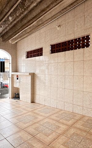 Casa à venda com 114m², 2 quartos e 1 vaga Casa à venda com 114m², 2 quartos e 1 vagaGaragem