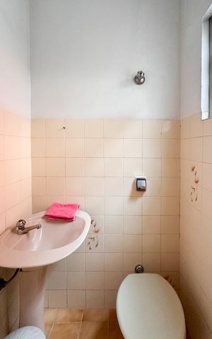 Casa à venda com 114m², 2 quartos e 1 vaga Casa à venda com 114m², 2 quartos e 1 vagaBanheiro de serviço