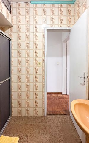 Casa à venda com 114m², 2 quartos e 1 vaga Casa à venda com 114m², 2 quartos e 1 vagaBanheiro Social