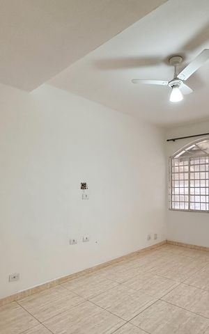 Casa à venda com 114m², 2 quartos e 1 vaga Casa à venda com 114m², 2 quartos e 1 vagaSala
