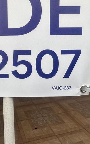 Casa à venda com 114m², 2 quartos e 1 vaga Casa à venda com 114m², 2 quartos e 1 vagaVAIO-383