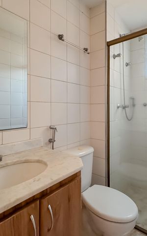 Apartamento à venda com 65m², 2 quartos e 1 vaga Apartamento à venda com 65m², 2 quartos e 1 vagaBanheiro Social