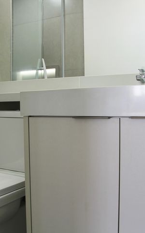 Apartamento à venda com 83m², 2 quartos e 2 vagasBanheiro da Suíte