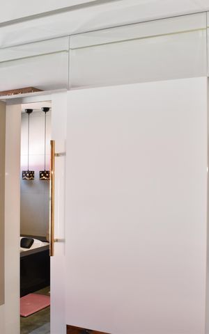 Casa de condomínio à venda com 319m², 4 quartos e 5 vagasSuíte 2