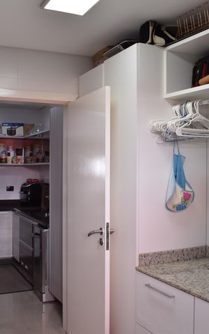 Casa de condomínio à venda com 319m², 4 quartos e 5 vagasÁrea de Serviço