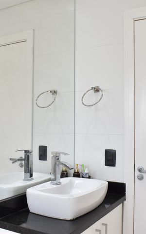 Casa de condomínio à venda com 319m², 4 quartos e 5 vagasBanheiro da Suíte 1