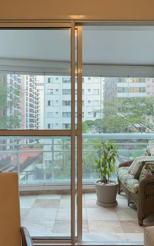 Apartamento à venda com 61m², 2 quartos e 1 vaga Apartamento à venda com 61m², 2 quartos e 1 vagaVaranda