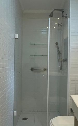 Apartamento à venda com 61m², 2 quartos e 1 vaga Apartamento à venda com 61m², 2 quartos e 1 vagaBanheiro da Suíte 2