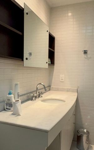 Apartamento à venda com 61m², 2 quartos e 1 vaga Apartamento à venda com 61m², 2 quartos e 1 vagaBanheiro da Suíte 2