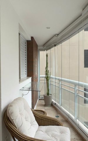 Apartamento à venda com 61m², 2 quartos e 1 vaga Apartamento à venda com 61m², 2 quartos e 1 vagaVaranda